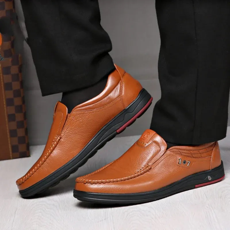 Men's Relaxed Fit Comfortable Lightweight Breathable Arch Support Cushioned Walking Shoes