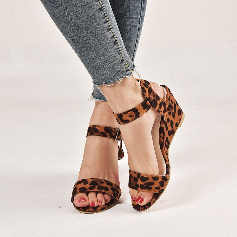 🔥Last Day 70% OFF -Women's Comfort Classic Wedge Bowtie Slide Sandals